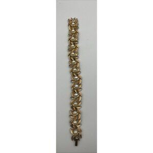 Vintage AVON Gold Tone Faux Pearl Floral Flower Leaf Design Chunky 7” Bracelet